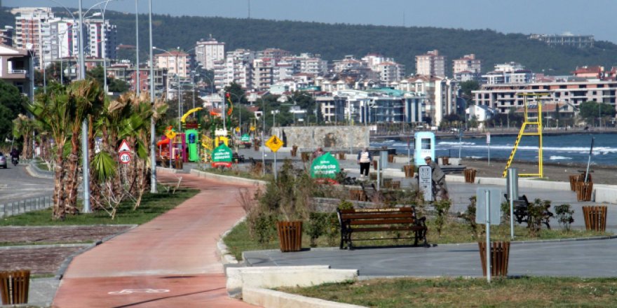 İZİNSİZ YÜRÜYÜŞTE 13 KİŞİ MUHAZAFA ALTINA ALINDI