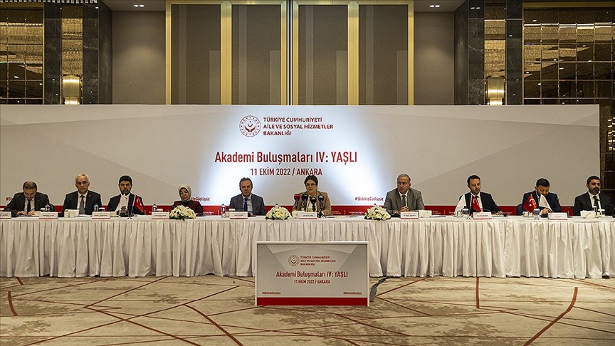 "YAŞLI NÜFUS ORANININ YÜZDE 12,9'A ÇIKACAĞI ÖNGÖRÜLÜYOR"