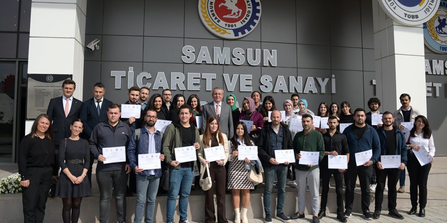 KURSİYERLER SERTİFİKALARINI ALDI