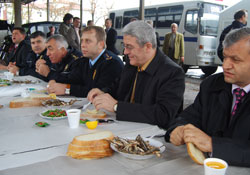 Emniyette hamsi partisi