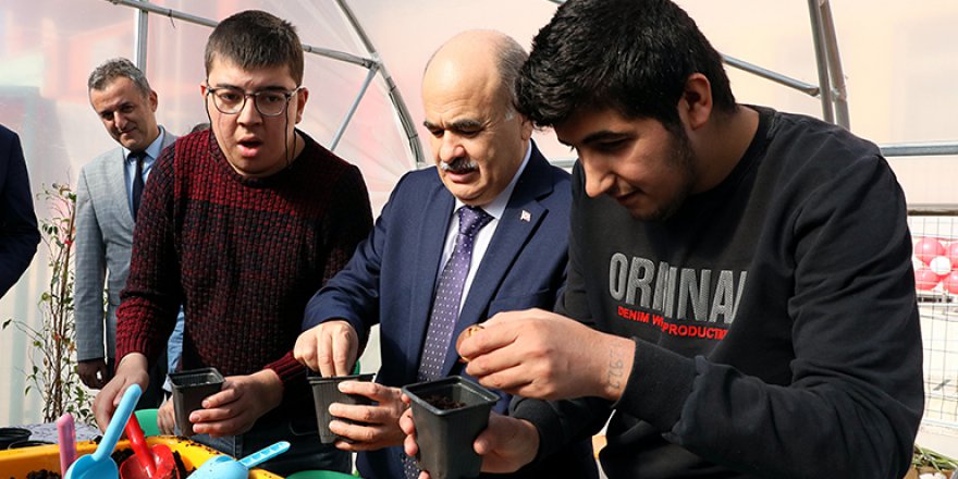 ÖZEL ÇOCUKLAR "GÖL SOĞANI" DİKTİ