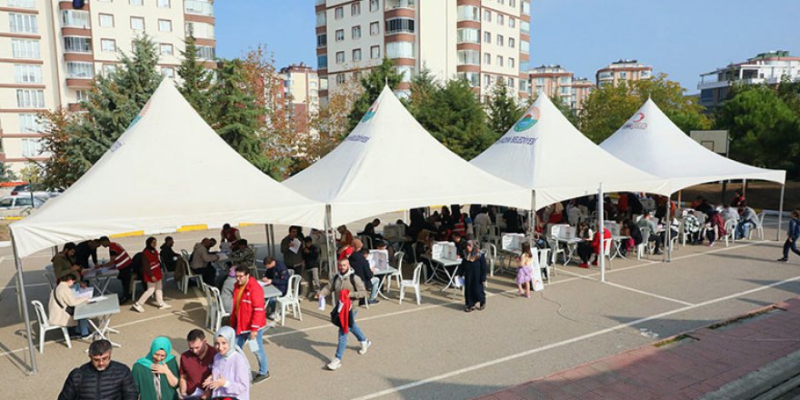 ÖĞRENCİLERDEN VE VELİLERDEN KAN BAĞIŞI