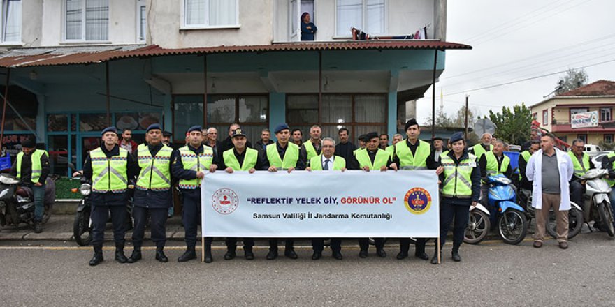 KIRSALDAKİ SÜRÜCÜLERE REFLEKTİF YELEK DAĞITILDI