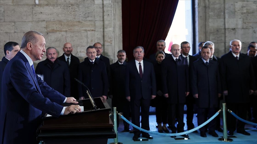 ANITKABİR'DE DEVLET TÖRENİ DÜZENLENDİ