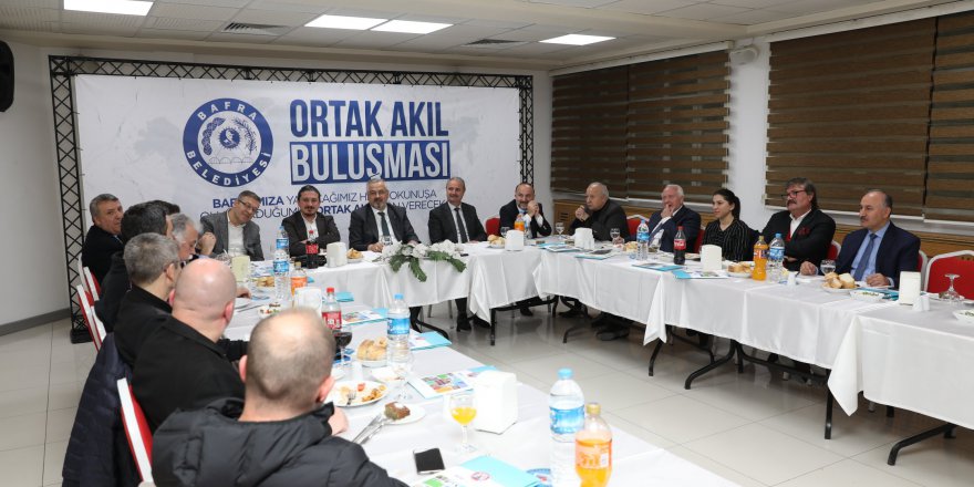 ECZACILARLA BİR ARAYA GELDİ