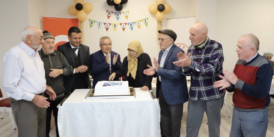 HUZUREVİ SAKİNLERİNE ‘HOŞ GELDİNİZ’ ETKİNLİĞİ