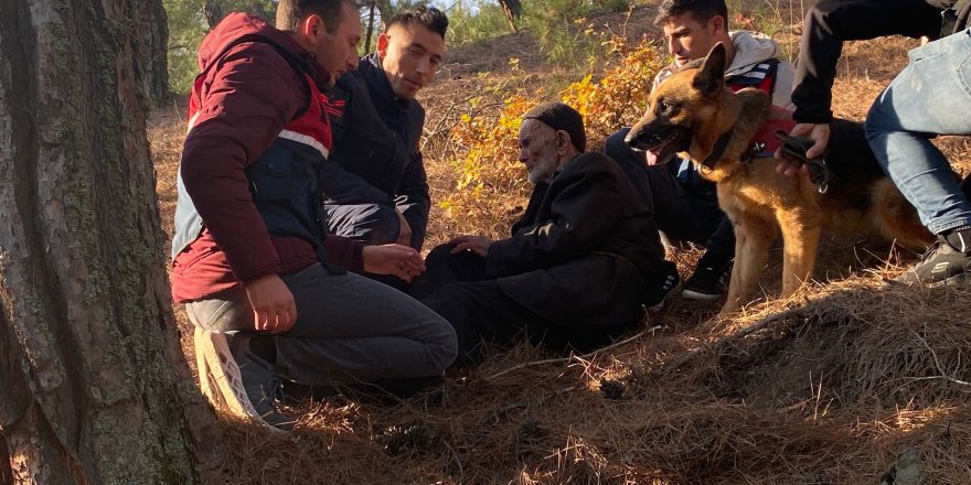 ALZHEİMER HASTASINI SIRTINDA TAŞIDI
