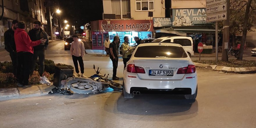 BAFRA'DA OTOMOBİL VE MOTOSİKLET ÇARPIŞTI