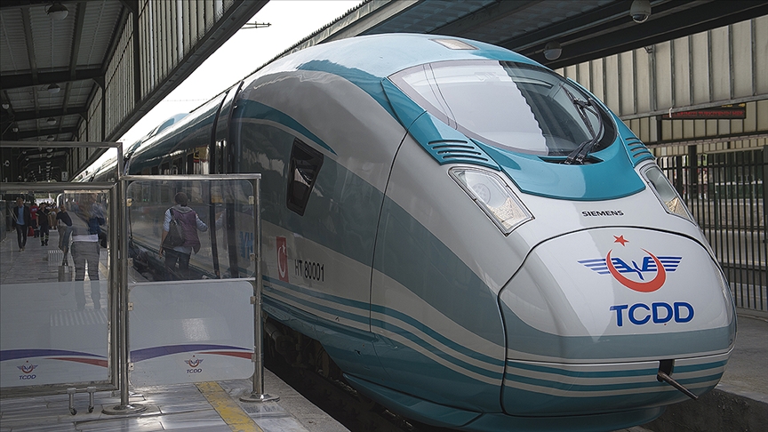 ÖĞRETMENLERE TREN BİLETİ VE KARGO ÜCRETLERİNDE İNDİRİM