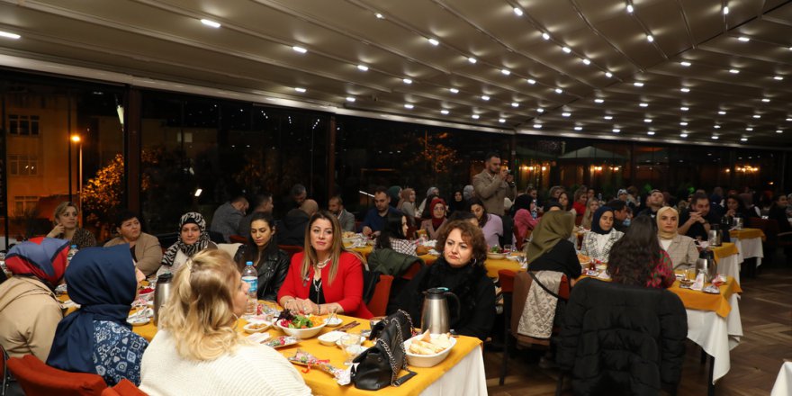 İLKADIM’DA ÖĞRETMENLERE KUTLAMA YEMEĞİ