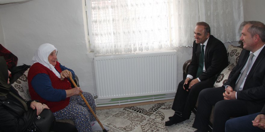HAYATINI KAYBEDEN ÖĞRETMEN AİLELERİNE ZİYARET