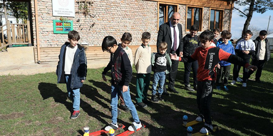ÖĞRENCİLERE DOĞA SEVGİSİ AŞILANIYOR