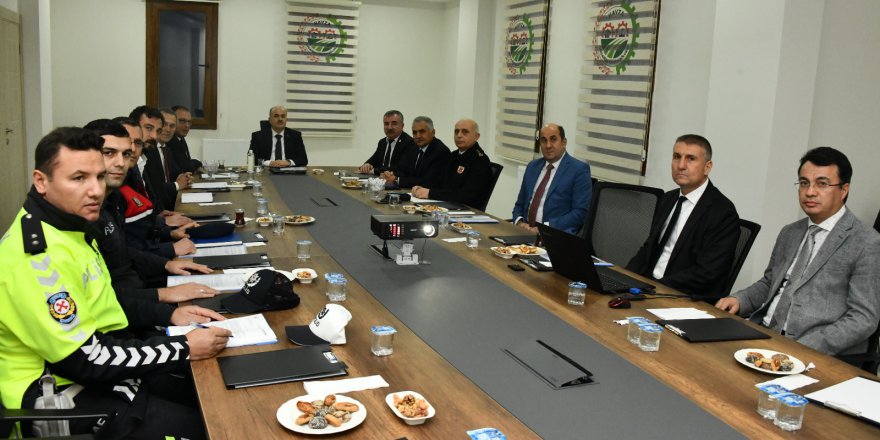 SAMSUN VALİLİĞİ KAZASIZ BİR KIŞ İÇİN TOPLANDI