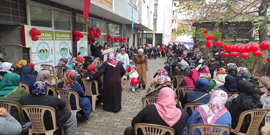 İLAHİLER İŞARET DİLİYLE ANLATILDI