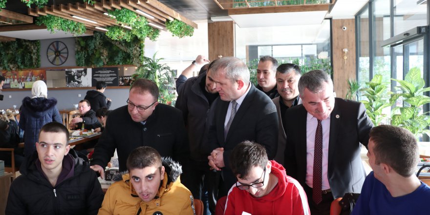 ÖZEL ÖĞRENCİLERLE KAHVALTI