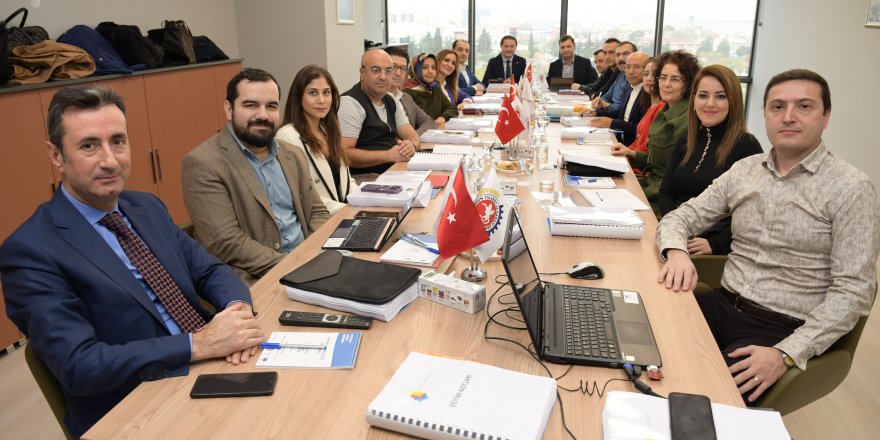 ÇALIŞMA KAMPI'NDA BİR ARAYA GELDİLER