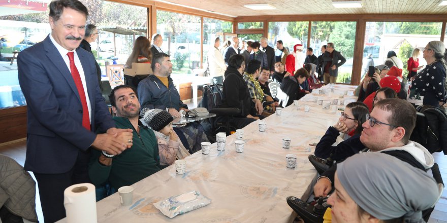 ÖZEL ÇOCUKLARLA YENİ YIL KUTLAMASI