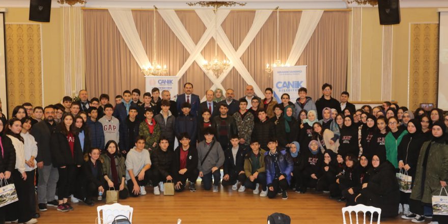 YUSUF KAPLAN CANİK'TE ÖĞRENCİLERLE BULUŞTU
