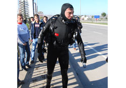 Dalgıçlar suç aleti aradı