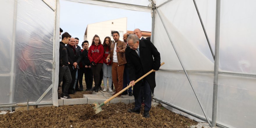 TALEP ÜZERİNE SERA KURDU
