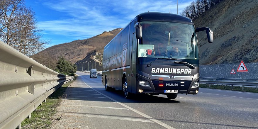 KAZA YERİNDE KORNA ÇALARAK 34 YILLIK ACIYI PAYLAŞIYOR