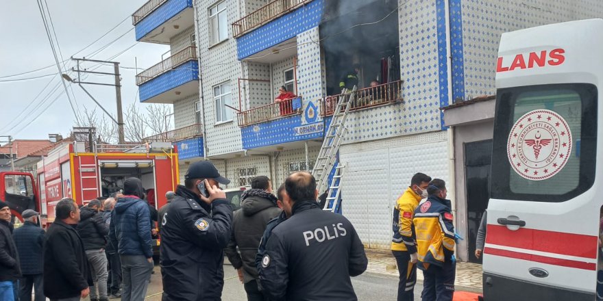 EVDE ÇIKAN YANGINDA 1 YAŞINDAKİ BEBEK HAYATINI KAYBETTİ