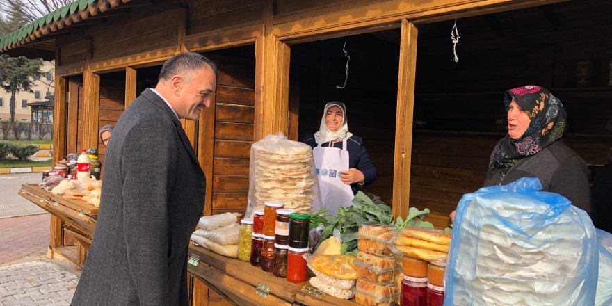 ORGANİK VE DOĞAL ÜRÜNLER PAZARI'NI GEZDİ