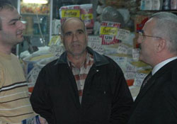 Kaldırım esnaf ziyaretini sürdürdü