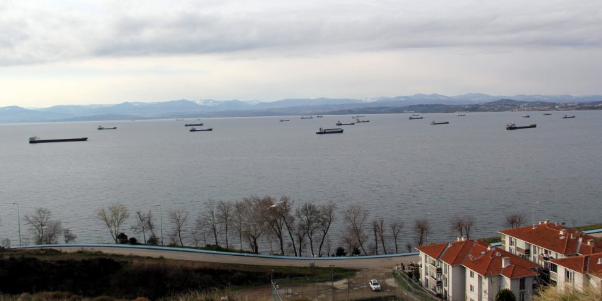 FIRTINA UYARISI İLE LİMANA SIĞINDI