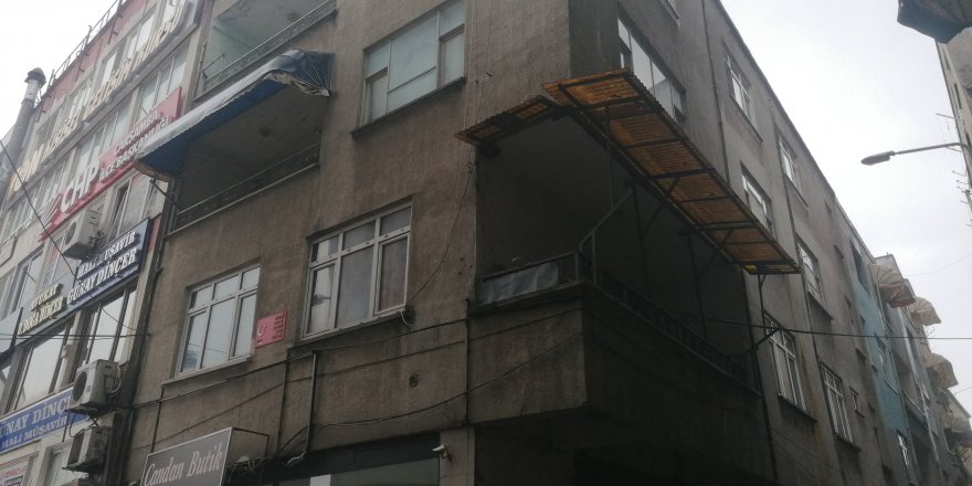 ÇARŞAMBA'DA BİR BİNA İÇİN TEDBİR ALINDI