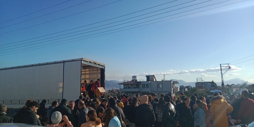 YARDIM TIRI AFET BÖLGESİNE ULAŞTI