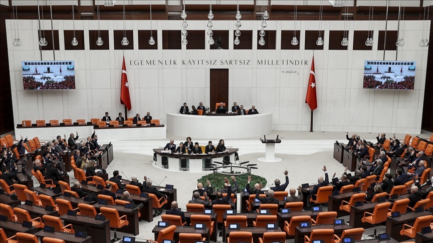 MİLLETVEKİLLERİ MAAŞLARINI DEPREMZEDELERE BAĞIŞLIYOR