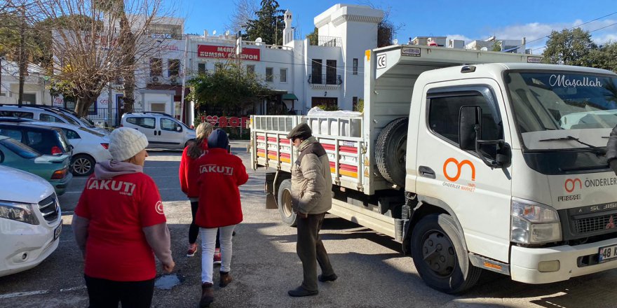 DEPREM BÖLGELERİNE YARDIM SEVKİYATI SÜRÜYOR
