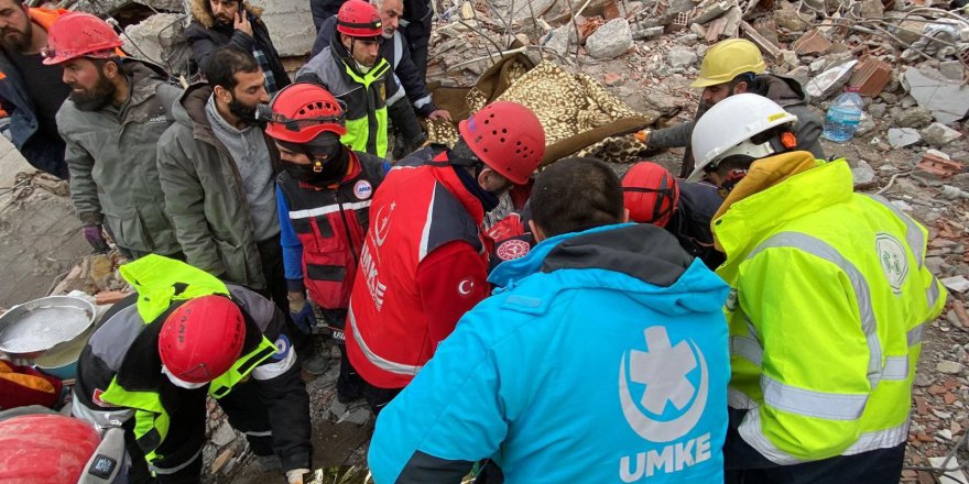 108 SAAT SONRA SAĞ OLARAK KURTARDI