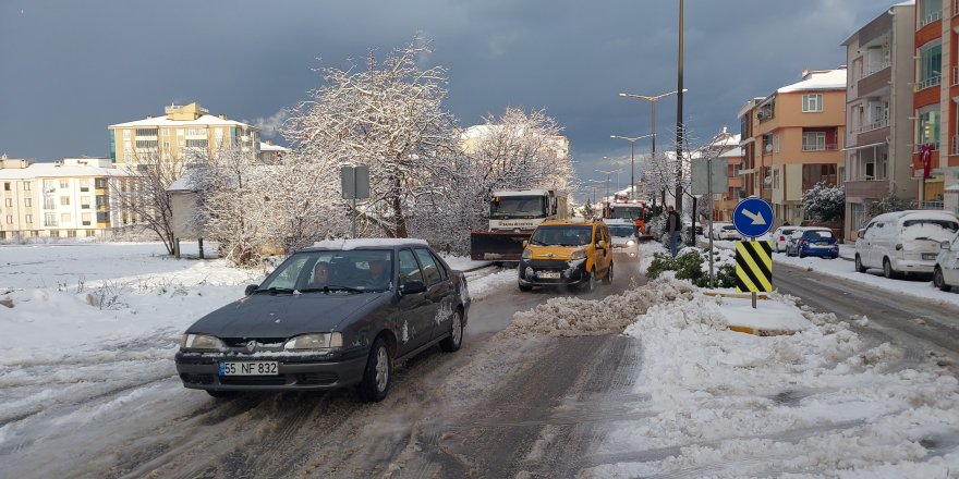 BAFRA'DA KAR YAĞIŞI ETKİLİ OLDU