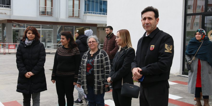 EMEKÇİ KADINLARDAN DEPREM DAYANIŞMASI