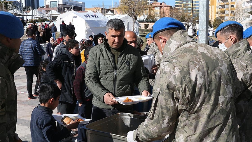 MEHMETÇİK HİZMETİNİ SÜRDÜRÜYOR