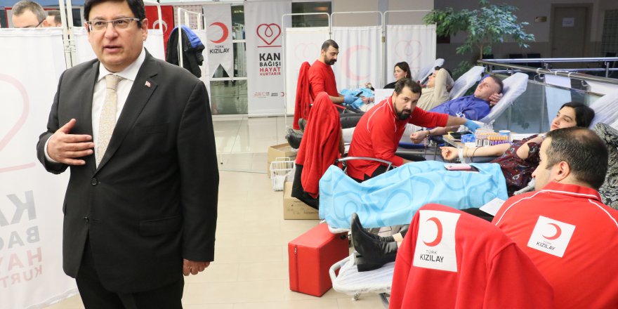 ADLİYE PERSONELİNDEN KAN BAĞIŞI