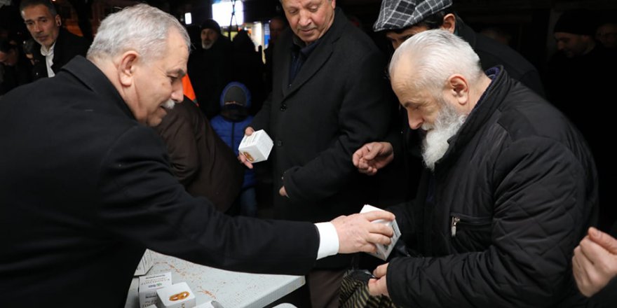 KANDİL SİMİTLERİ BAŞKAN DEMİRTAŞ’IN ELİNDEN