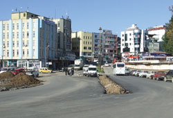 Çarşamba mahallelerini unutmadı