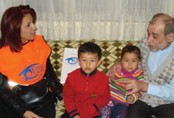 Şehit ailelerinin yanındalar