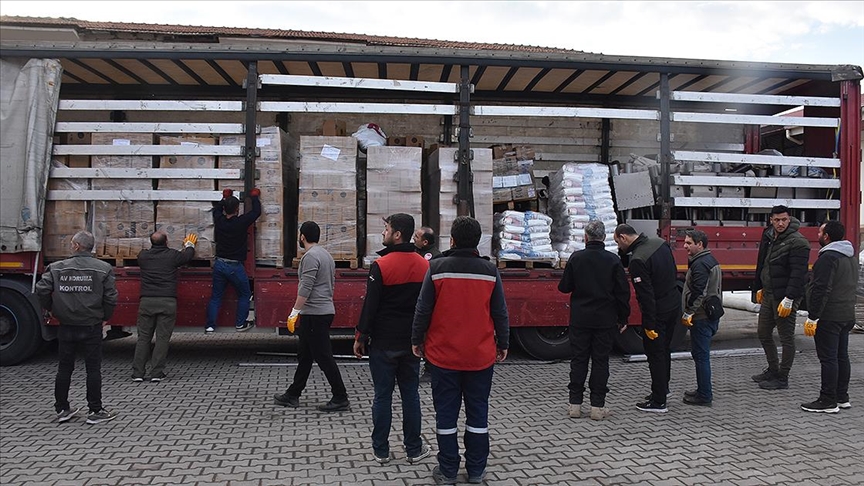 YARDIMLARI ÜRETİCİLERİN KAPISINA KADAR GÖTÜRÜYORLAR