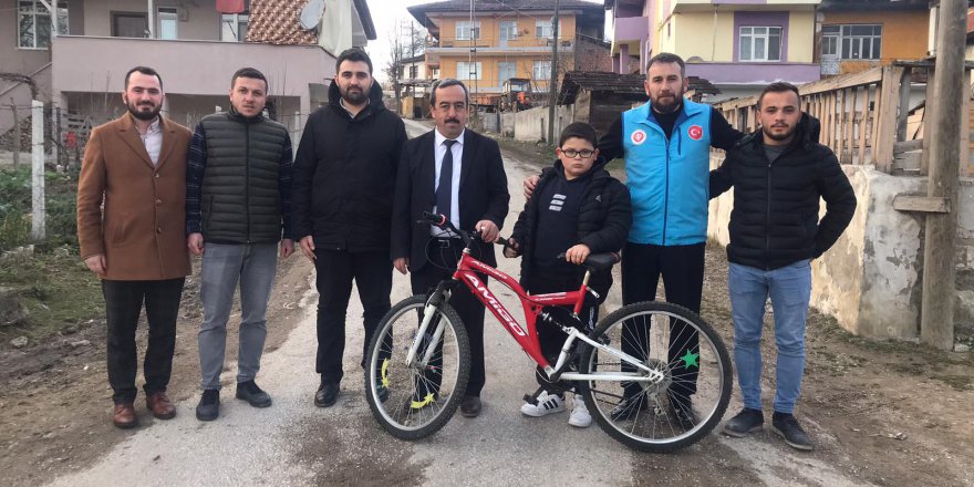 BİSİKLET PARASINI DEPREMZEDELERE GÖNDEREN ÇOCUĞA BİSİKLET HEDİYESİ