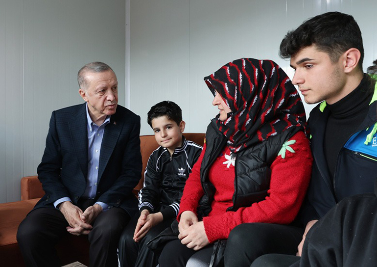 CUMHURBAŞKANI ERDOĞAN'DAN, KONTEYNER KENTE ZİYARET