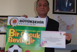 'Bir çocukta sen sevindir'