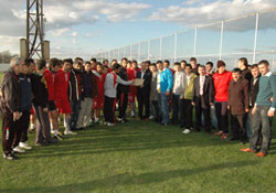 Taraftarlar'an çikolata jesti