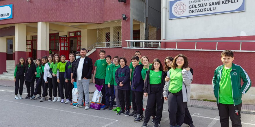 ÖĞRENCİLER SAHİPSİZ HAYVANLARI UNUTMADI