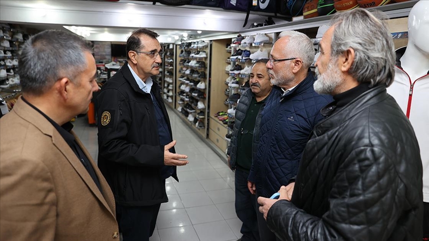 BAKAN DÖNMEZ, ESNAFI ZİYARET ETTİ