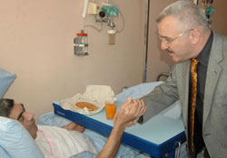 Kaldırım'dan hastalara ziyaret