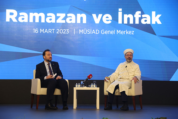 "ZEKAT, TOPLUMDA MUHTAÇLARIN İHTİYAÇLARINI GİDEREN EN ÖNEMLİ MÜESSESE"